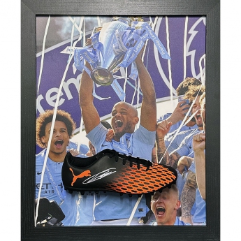 Legendy zarámovaná kopačka Manchester City FC Kompany Signed Boot (Framed)