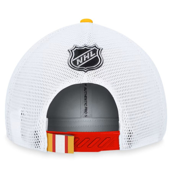 Calgary Flames čiapka baseballová šiltovka Draft 2023 Podium Trucker Adjustable Authentic Pro