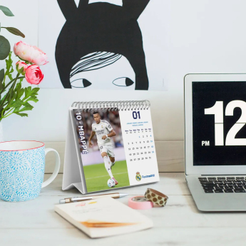 Real Madrid stolový kalendár 2026