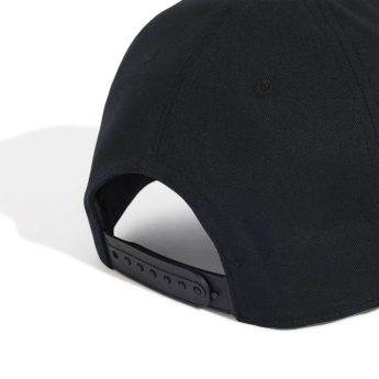 Bayern Mníchov šilt Essentials black