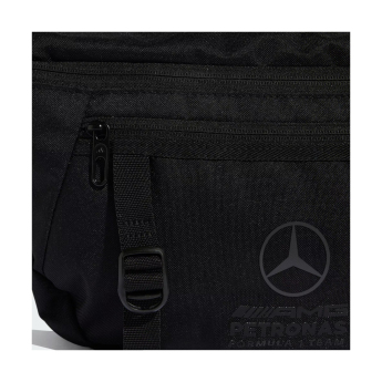 Mercedes AMG Petronas ľadvinka Lights Out black F1 team 2026