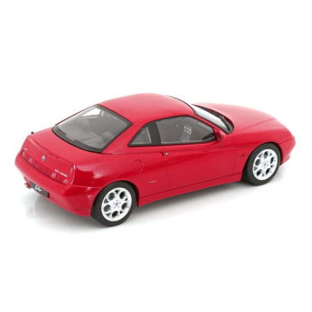 Model Alfa Romeo GTV 1999 červená 1:18