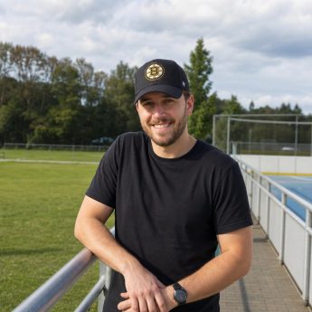 Boston Bruins čiapka baseballová šiltovka MVP logo black