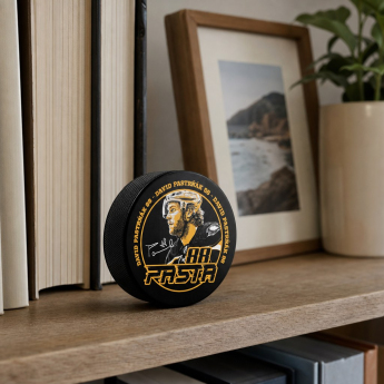 Boston Bruins puk David Pastrňák #88 PASTA 88 Exclusive Collection