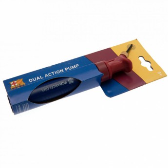FC Barcelona pumpička na loptu Dual Action Football Pump 1