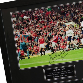 Legendy obrázok v rámčeku Manchester United Treble Winners Signed Framed Prints