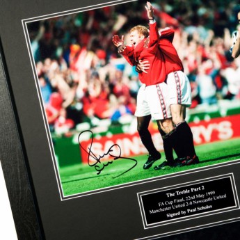 Legendy obrázok v rámčeku Manchester United Treble Winners Signed Framed Prints